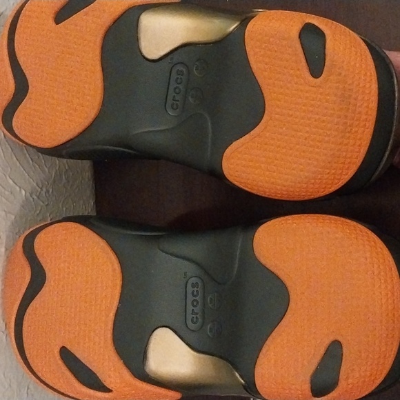 Crocs Clogs - Picture 6 of 12